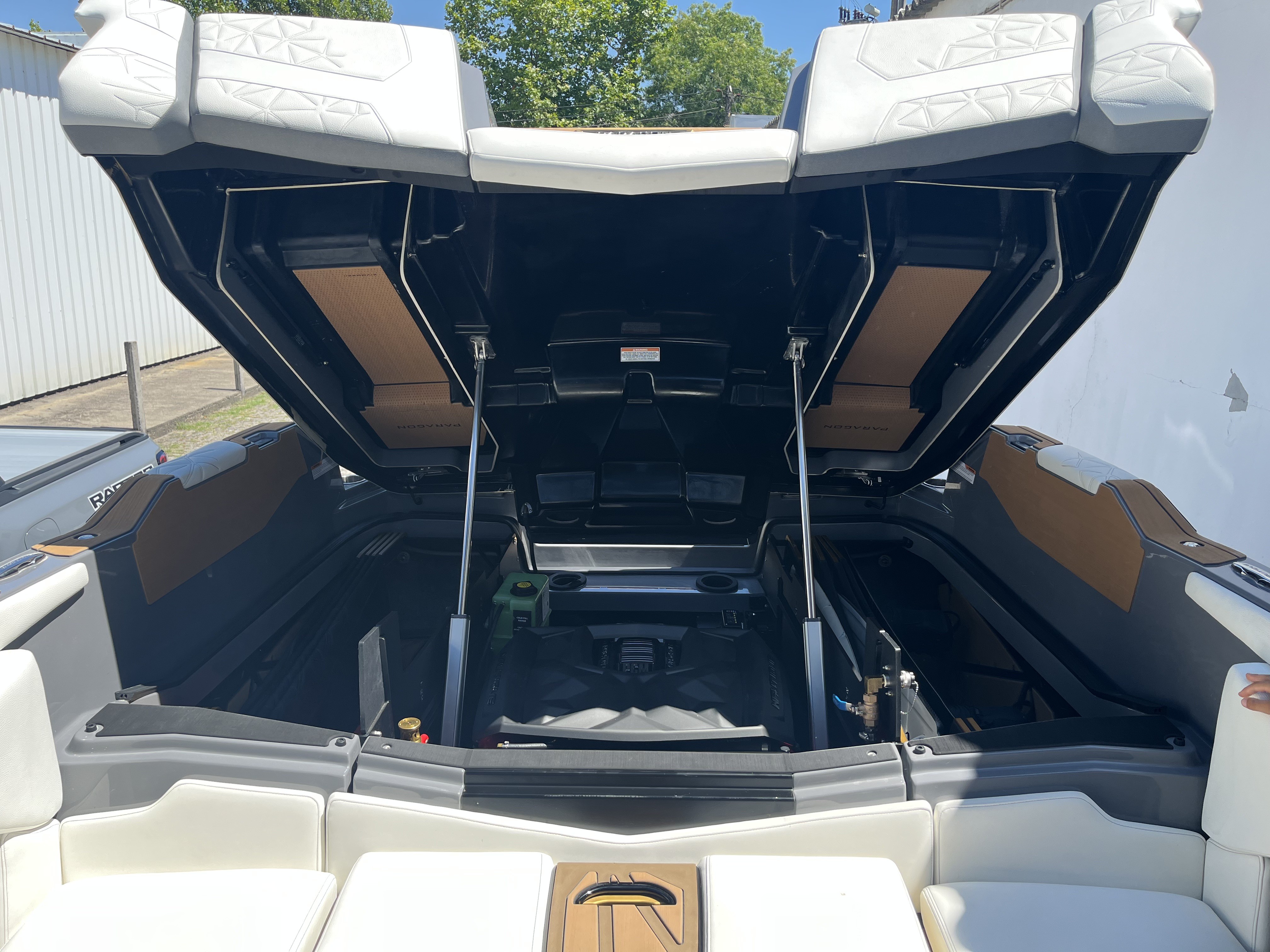 NAUTIQUE PARAGON 23
