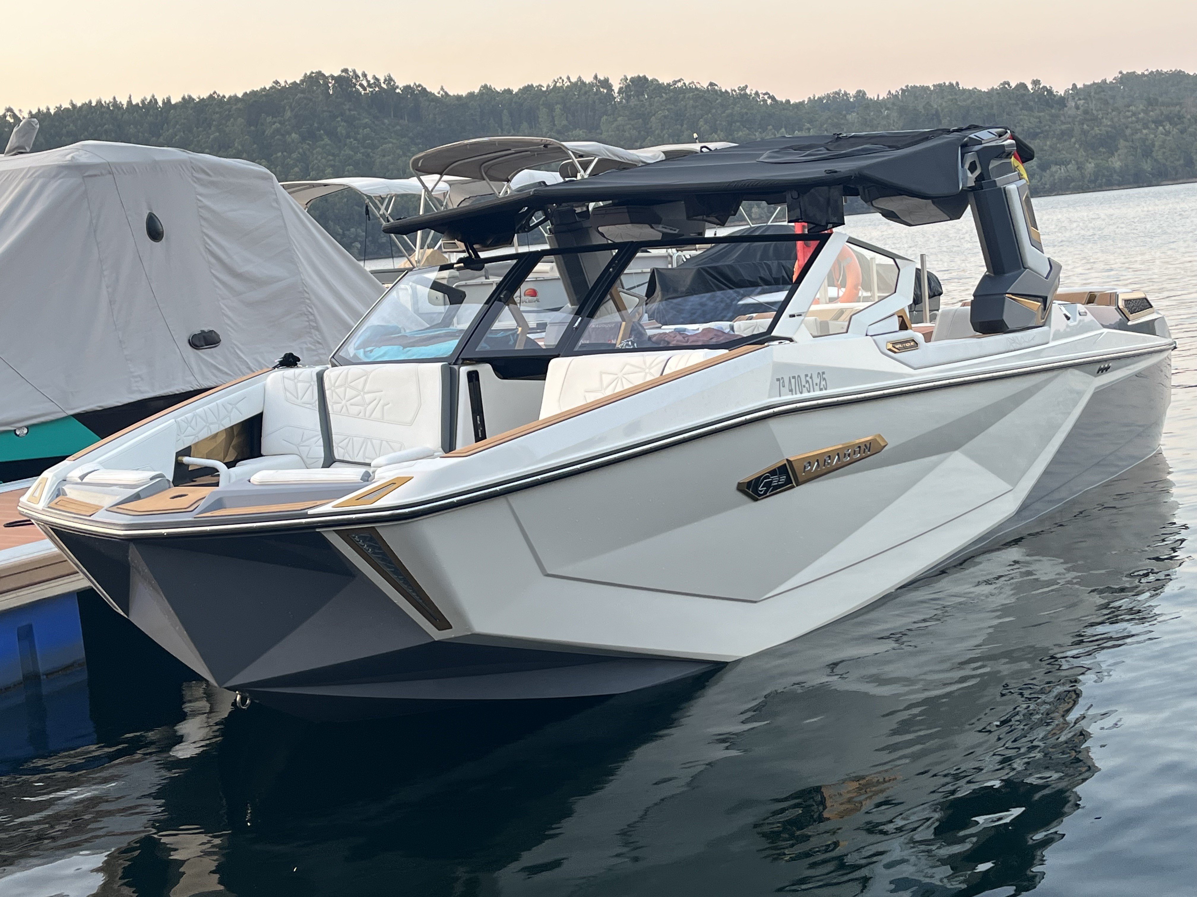 NAUTIQUE PARAGON 23