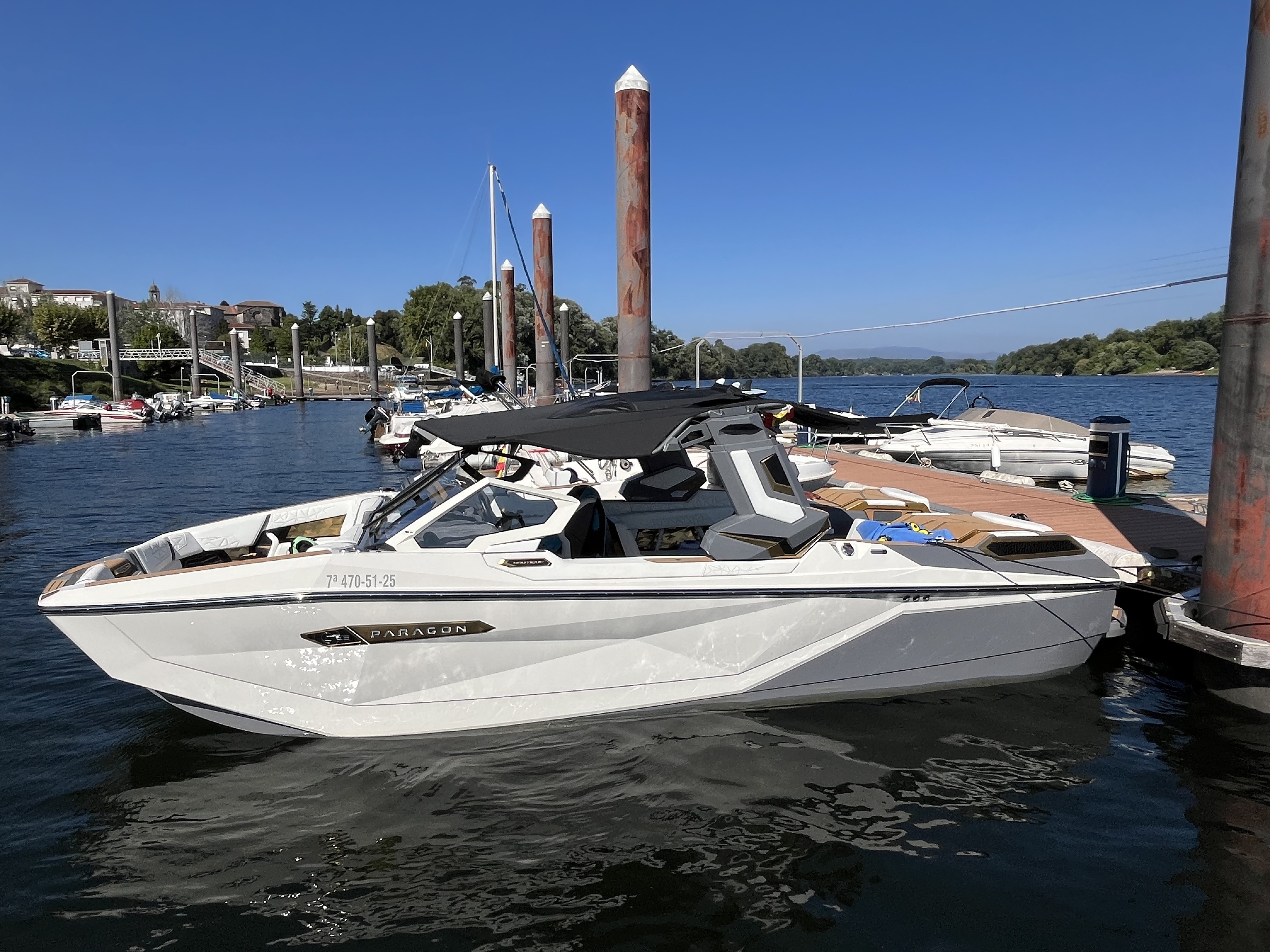 NAUTIQUE PARAGON 23